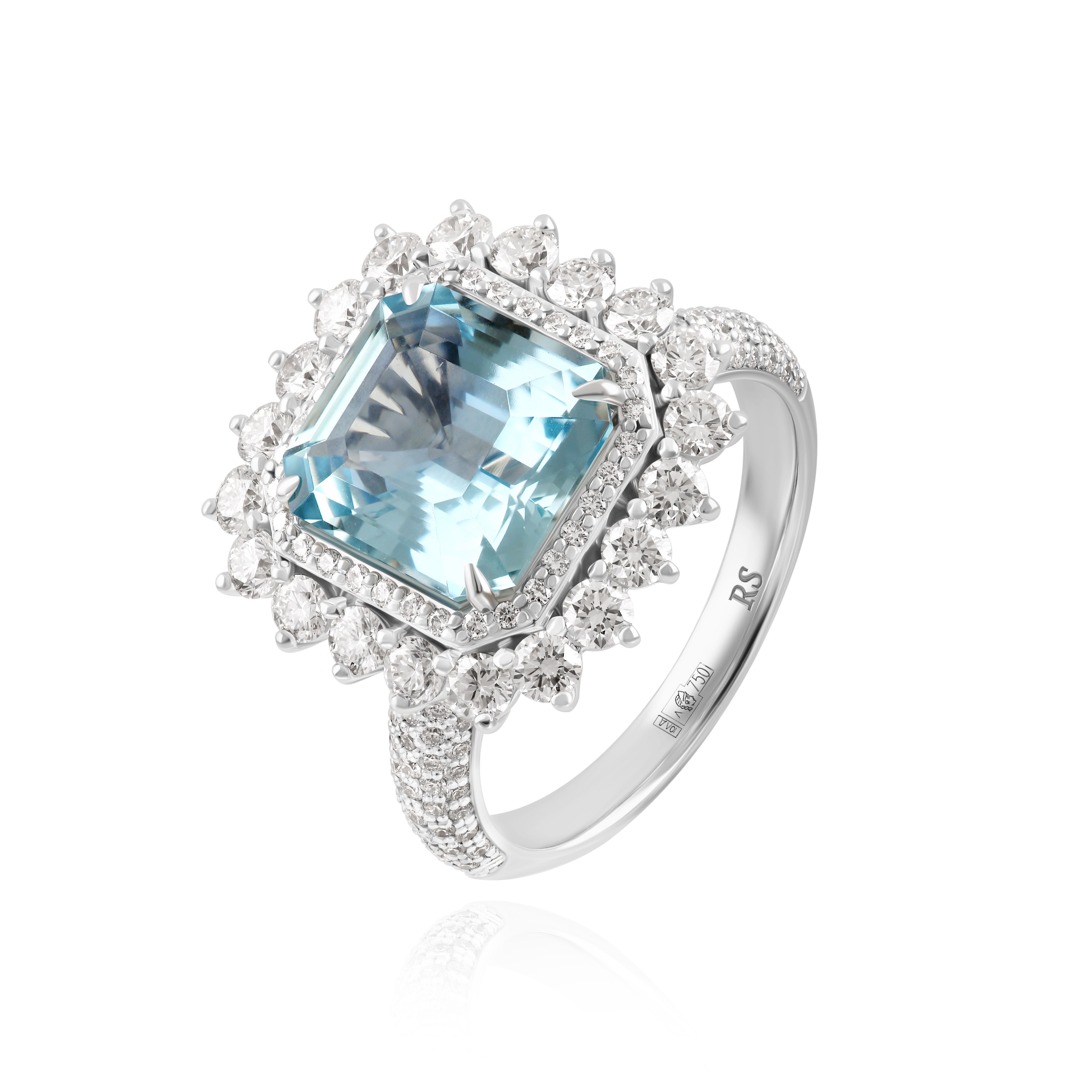 Кольцо из белого золота с бриллиантами и аквамарином 4.29 ct