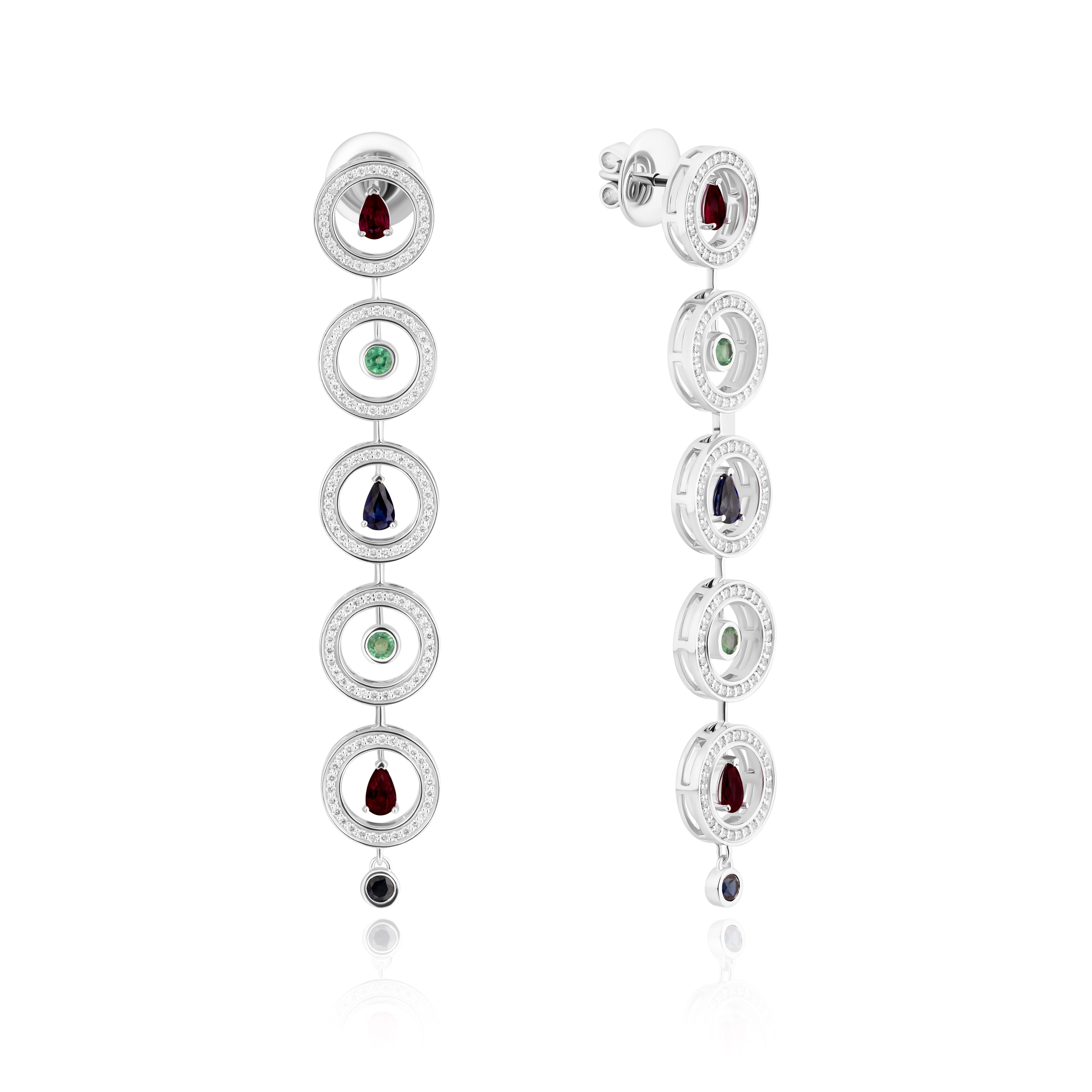 Пусеты из белого золота с изумрудами, сапфирами, рубинами и бриллиантами
