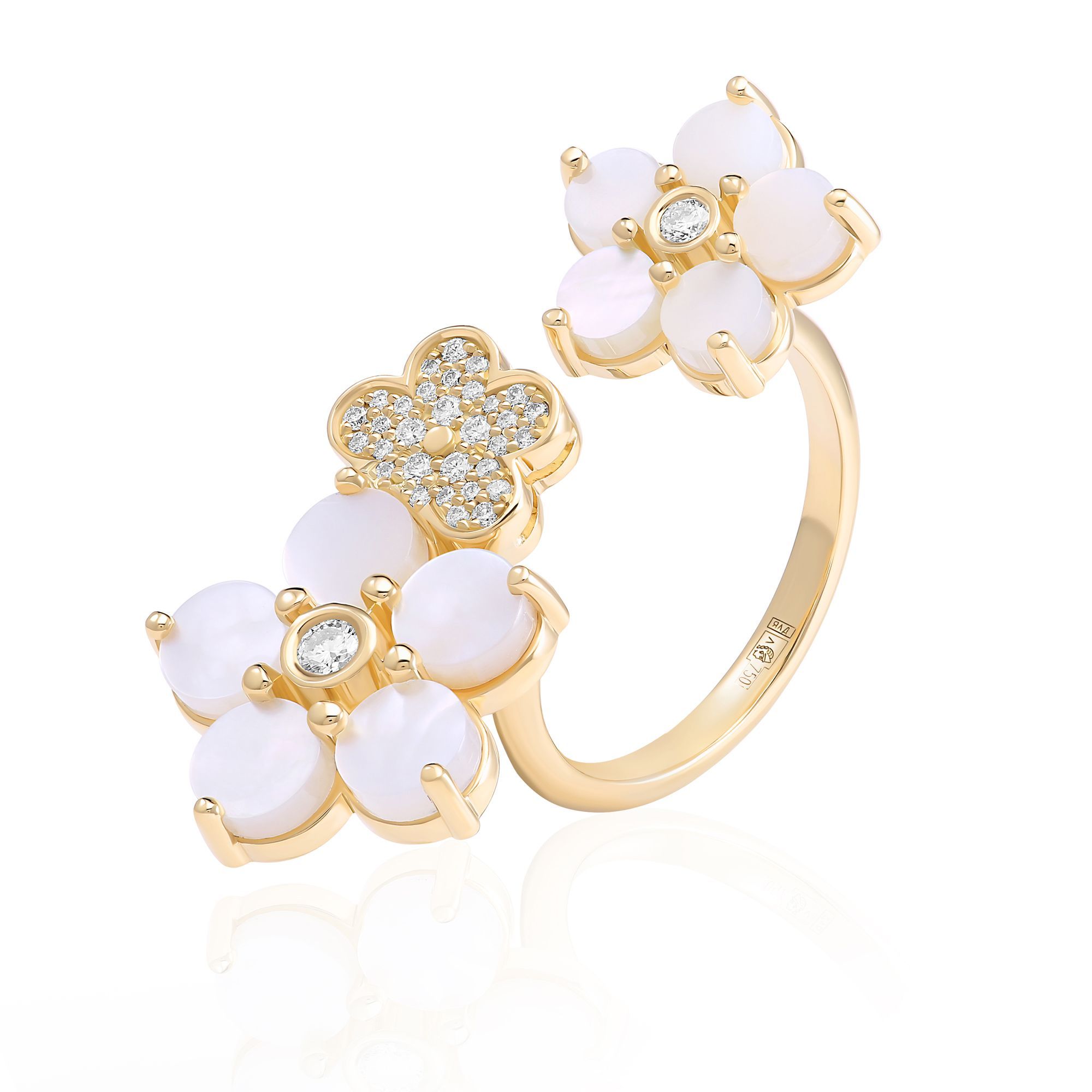 Кольцо из желтого золота с перламутром и бриллиантами