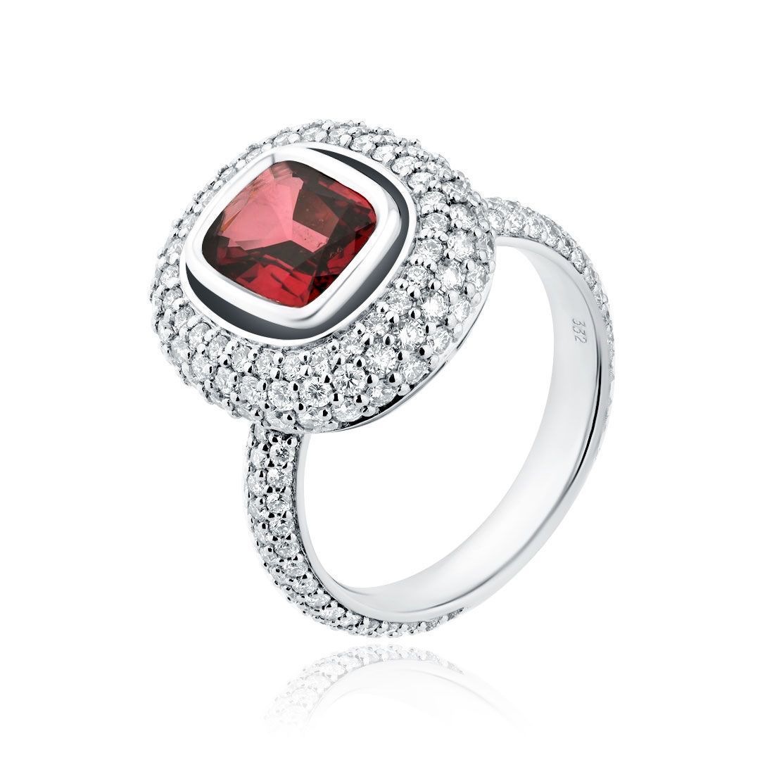 Кольцо из белого золота со шпинелью 2.18 ct и бриллиантами