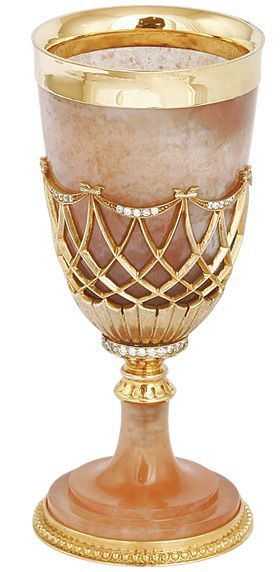 Украшение интерьера из халцедона 