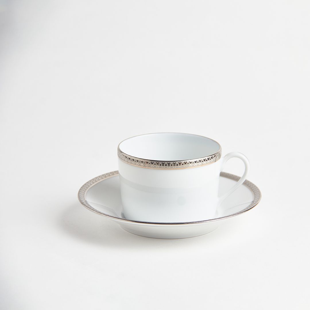 Чашка с блюдцем для чая