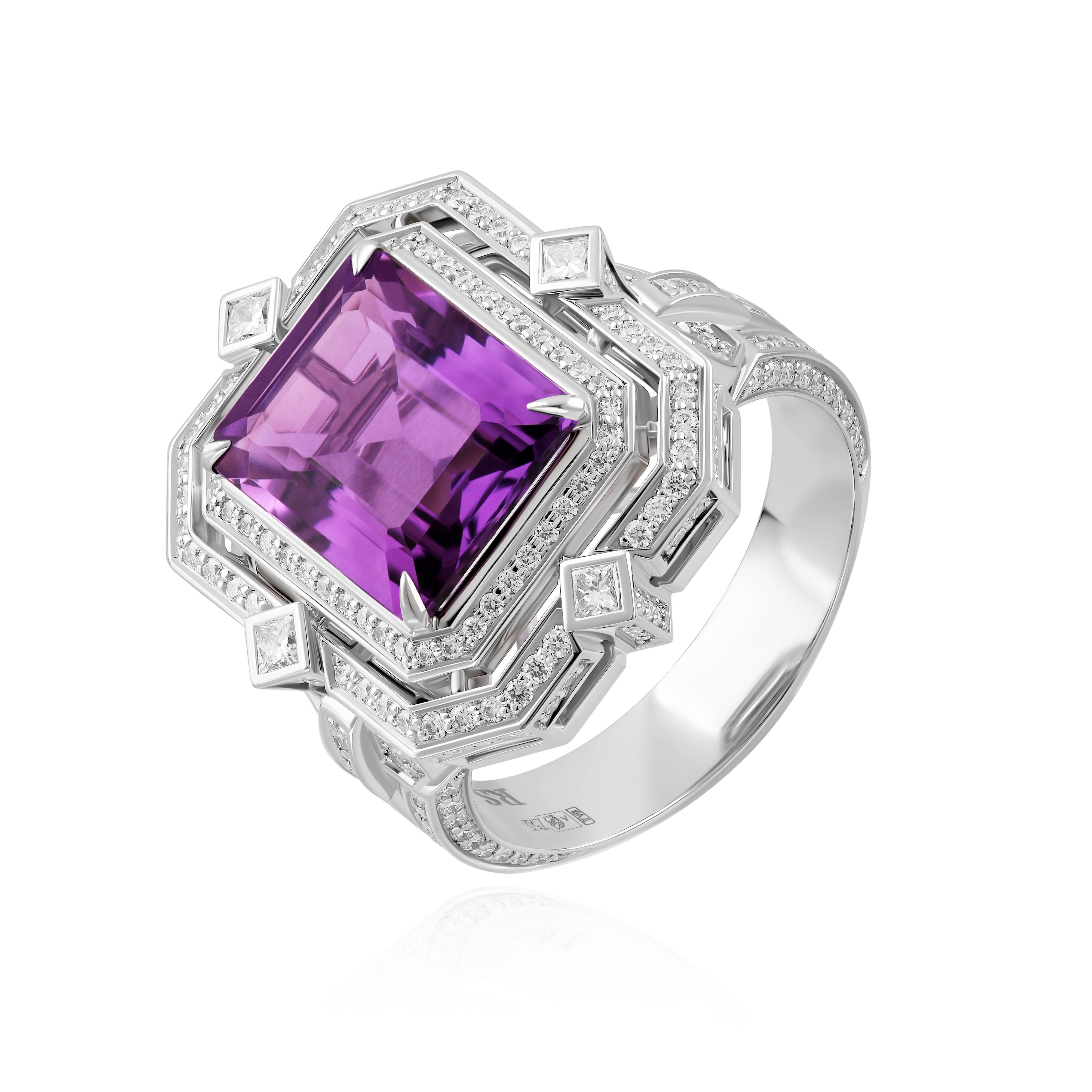 Кольцо из белого золота с бриллиантами и аметистом 5.2 ct