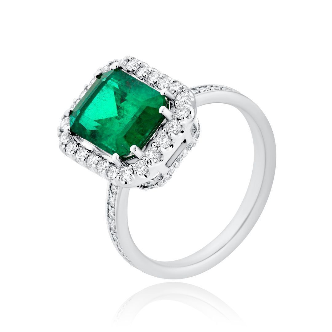 Кольцо из белого золота с изумрудом 3.31 ct и бриллиантами