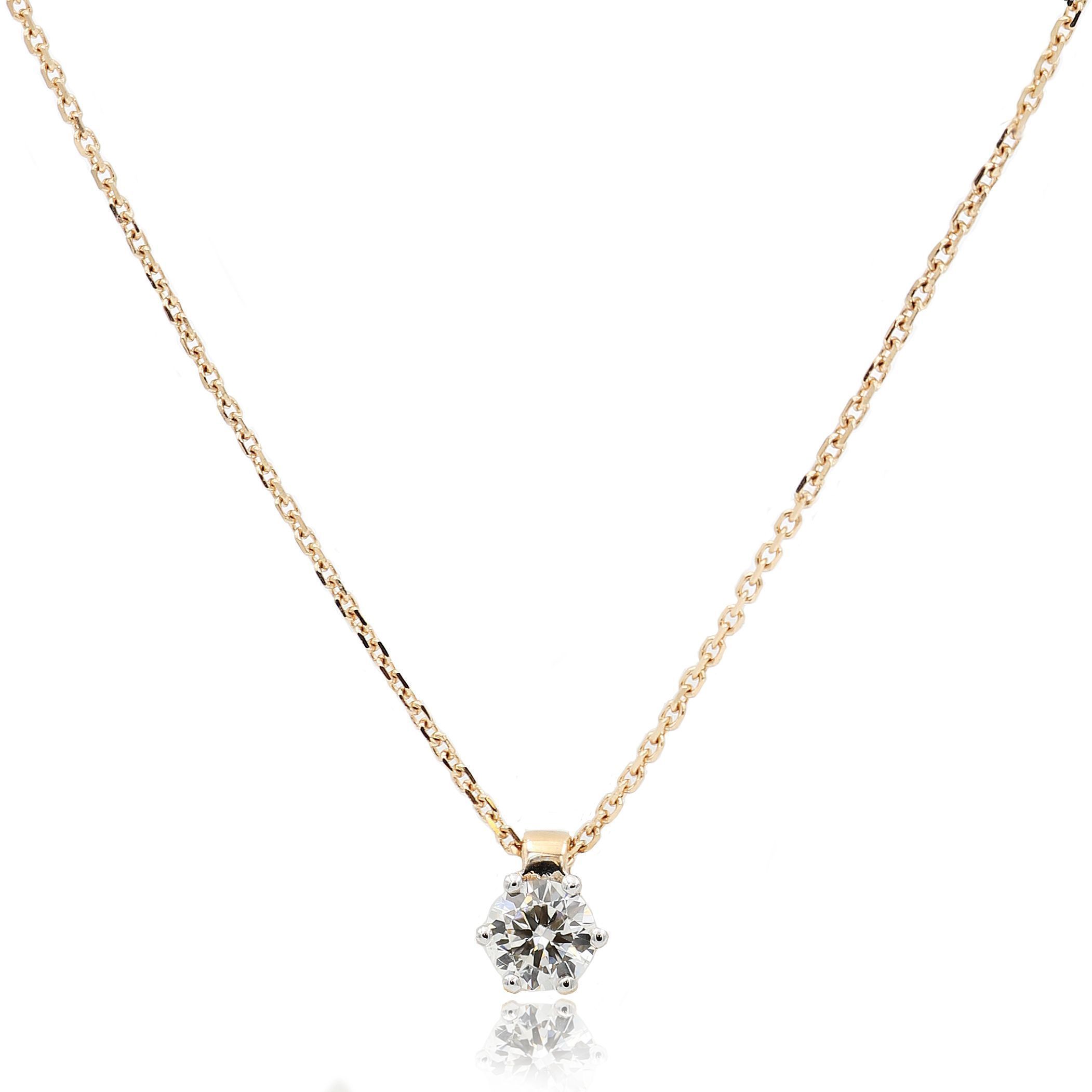 Колье из красного золота с бриллиантом