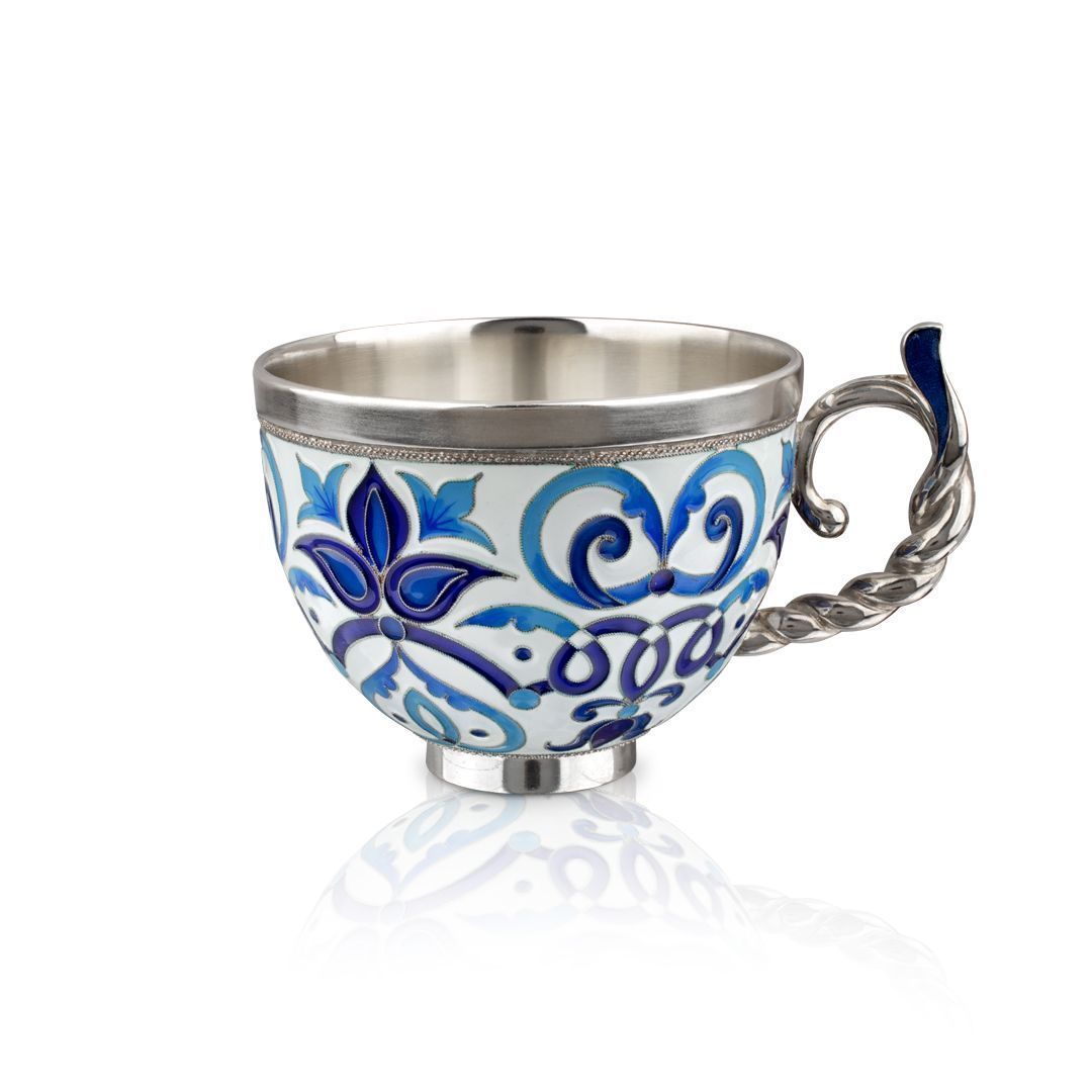 Чашка из серебра 