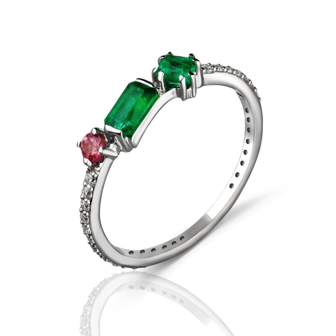 Кольцо из белого золота с турмалином, изумрудами и бриллиантами