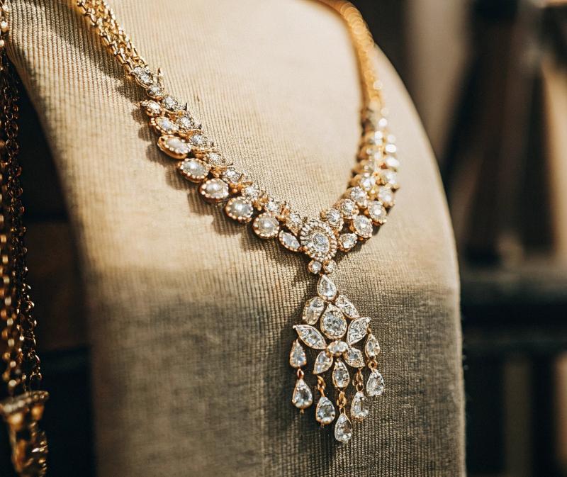 Сияние роскоши: подборка подарков в категории High Jewellery от «Русских самоцветов»