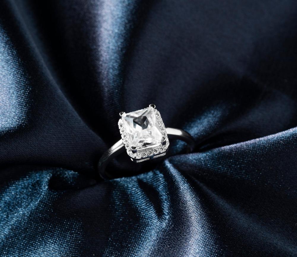 Как чистить ювелирные украшения из золота и серебра