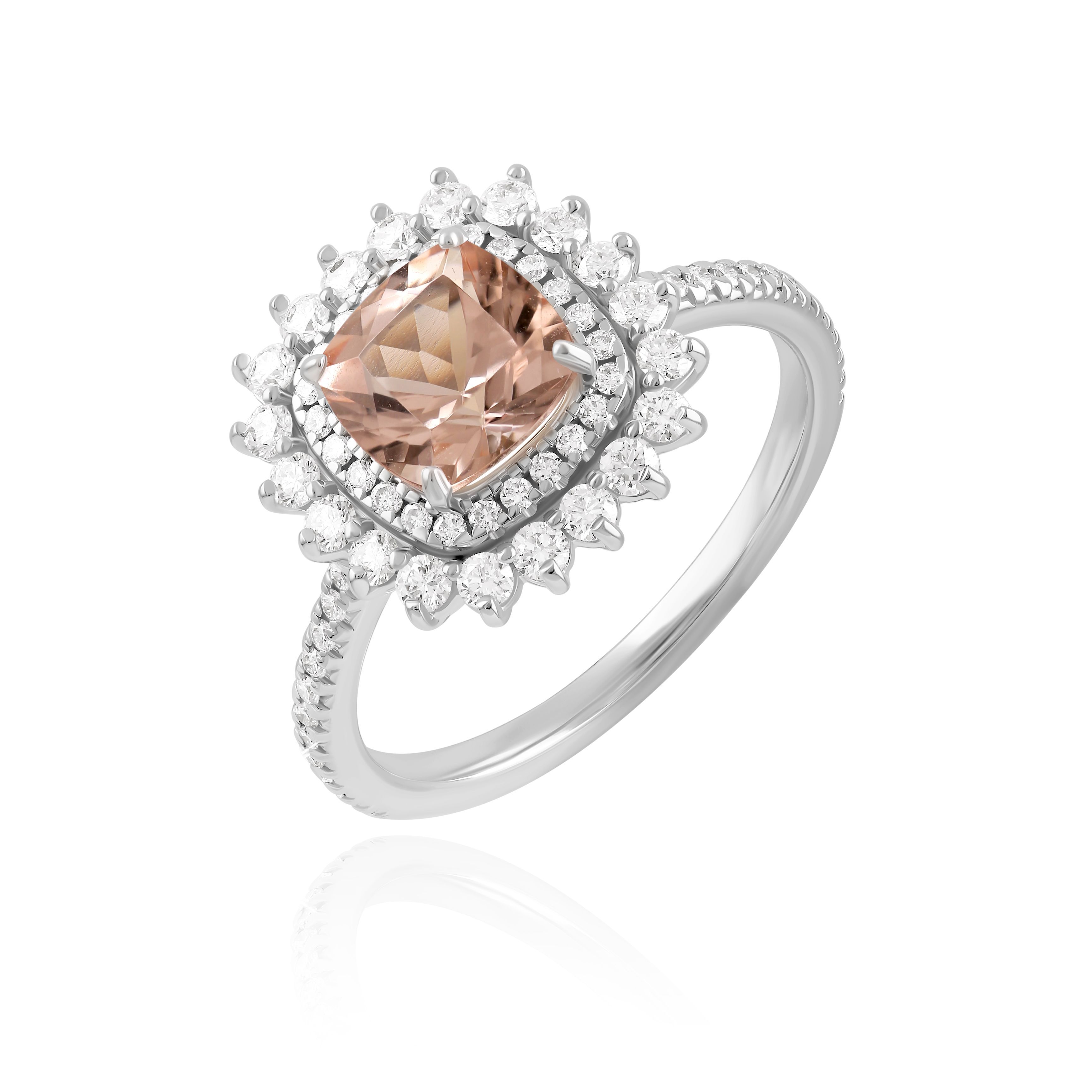 Кольцо из белого золота с бриллиантами и морганитом 1.4 ct