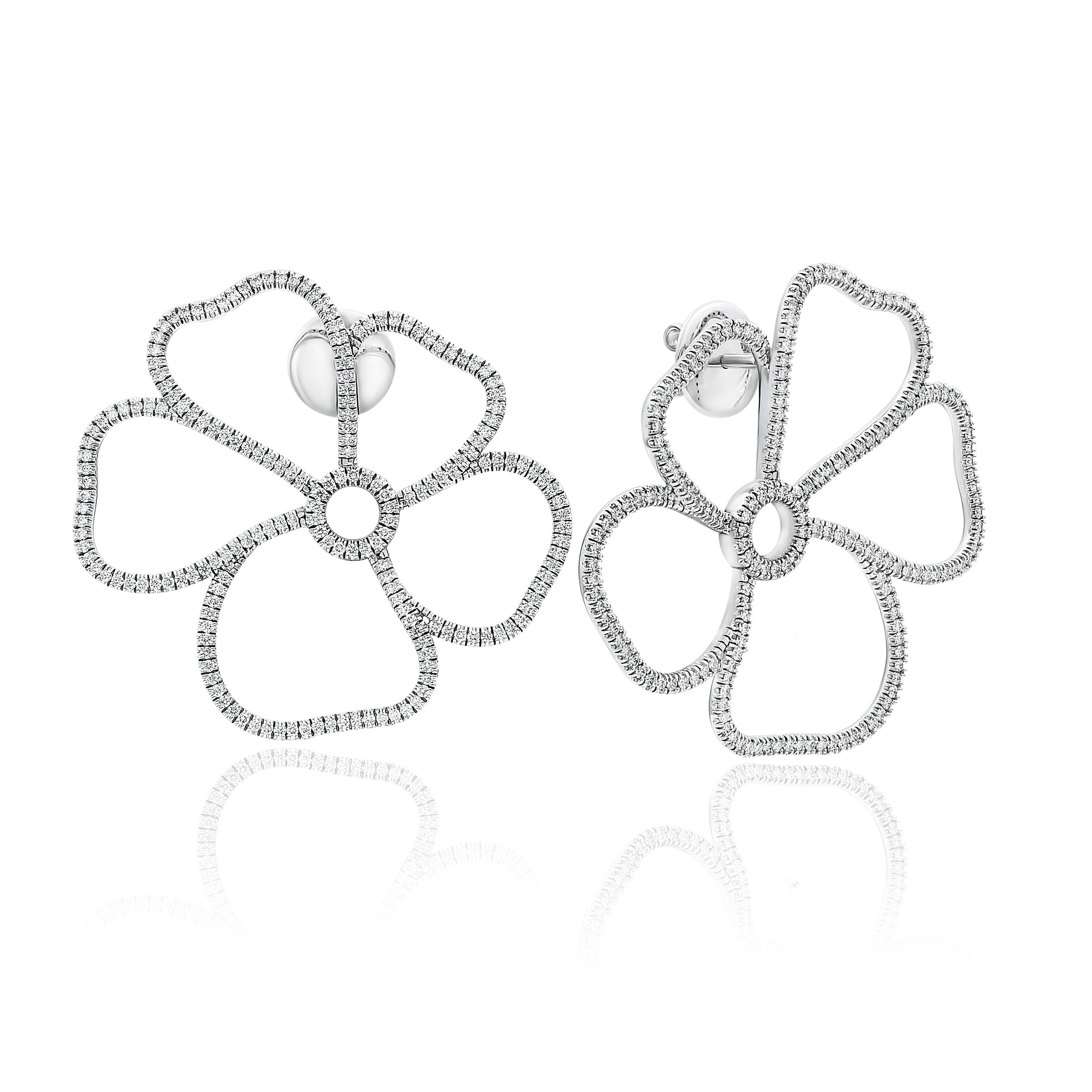 Пусеты из белого золота с бриллиантами