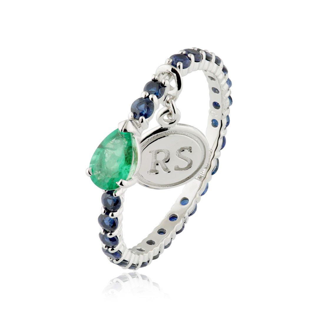 Кольцо из белого золота с изумрудом и сапфирами