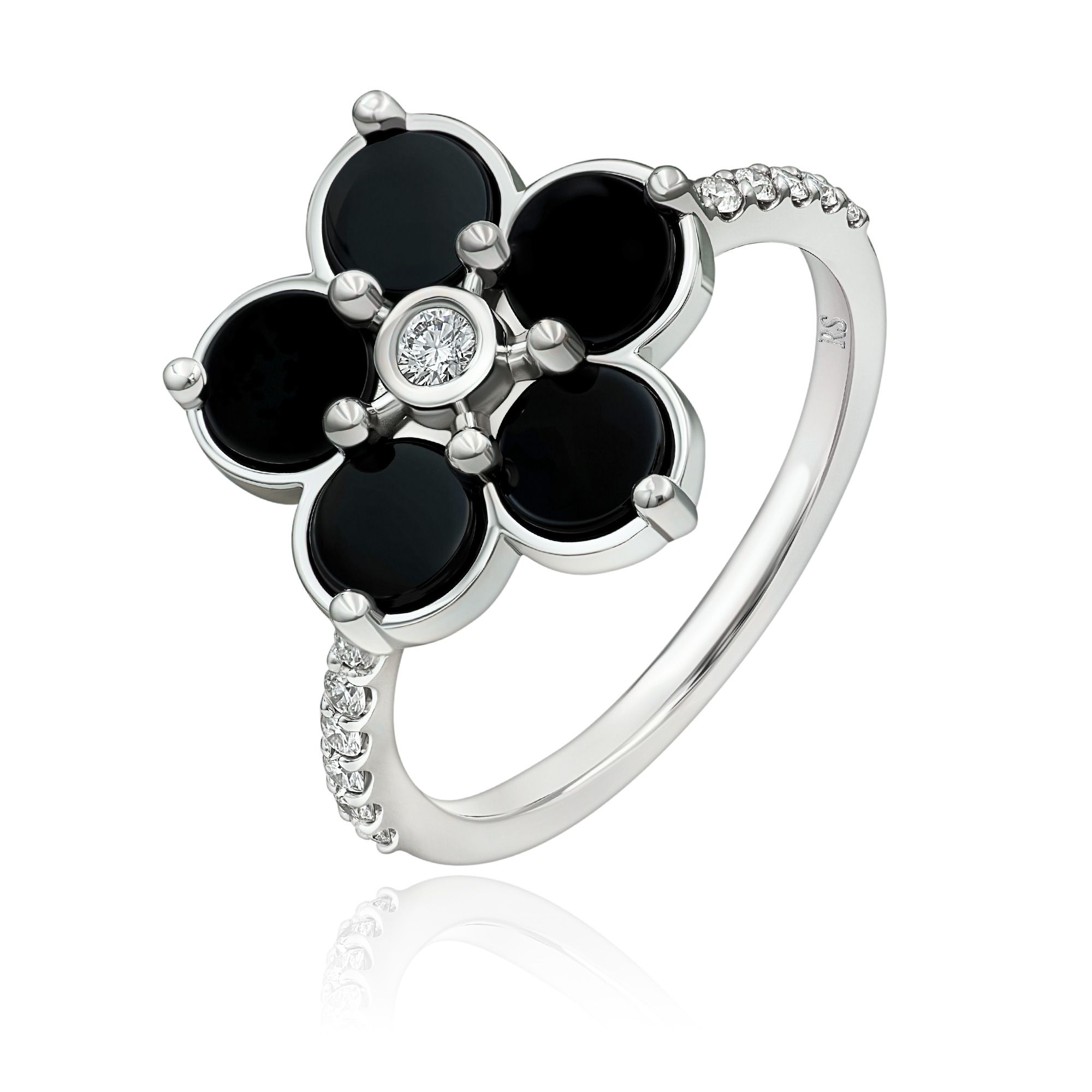 Кольцо из белого золота с ониксом и бриллиантами