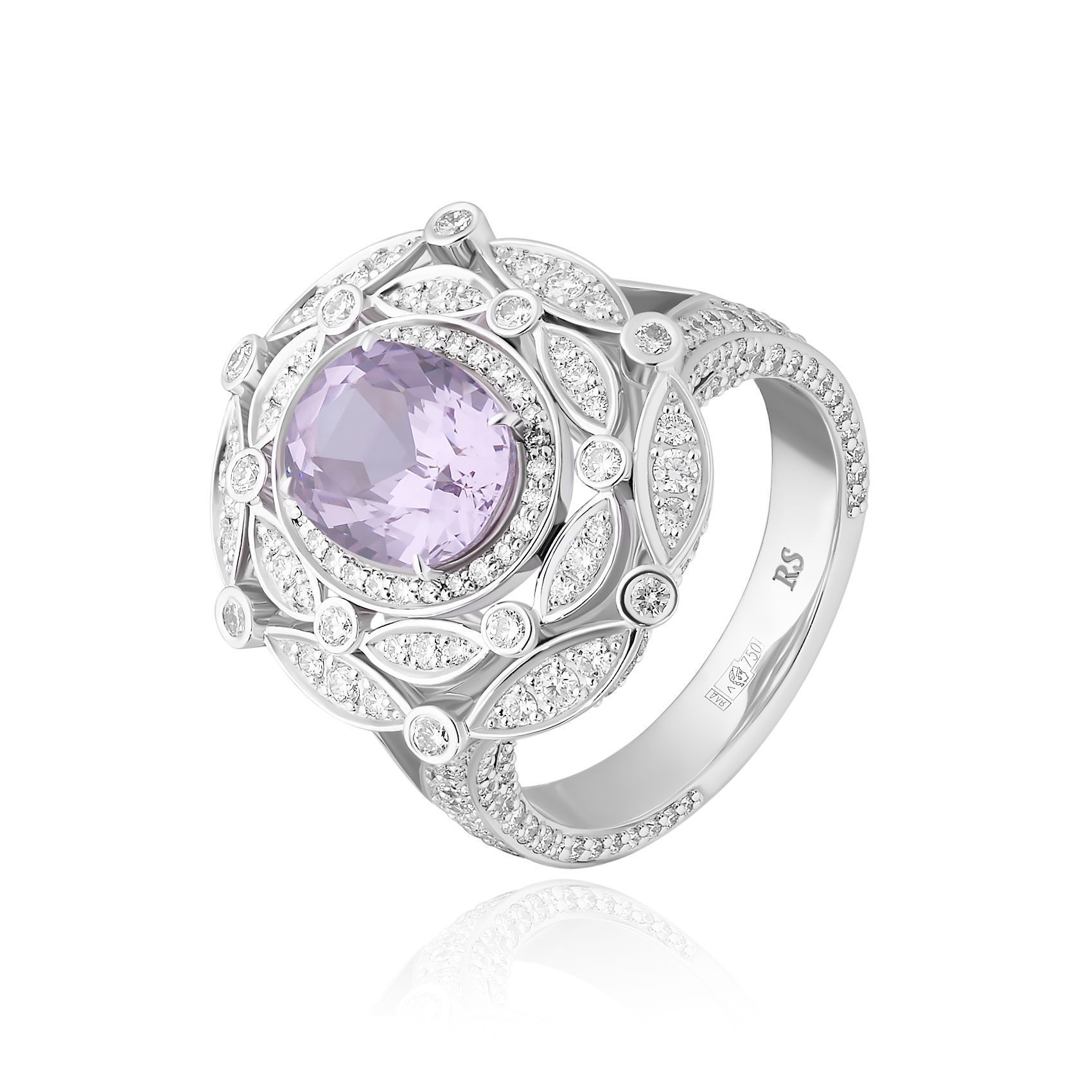 Кольцо из белого золота с бриллиантами и шпинелью 3.3 ct