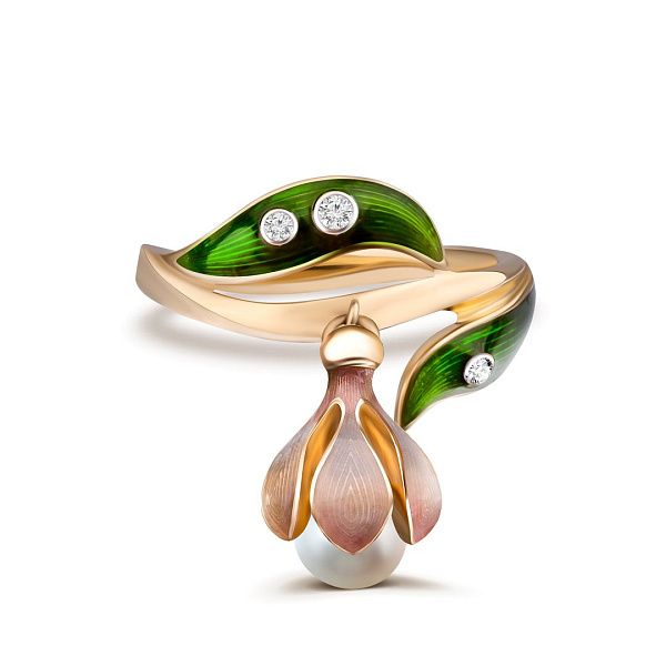 Кольцо из жёлтого золота с жемчугом и бриллиантами