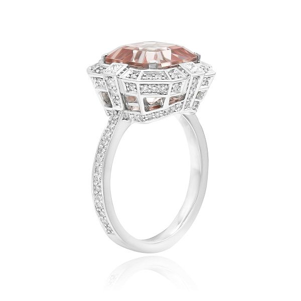 Кольцо из белого золота с морганитом 4.1 ct и бриллиантами
