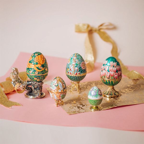 Яйцо-шкатулка «Цветы» из серебра