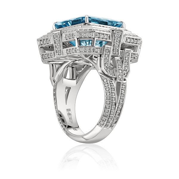 Кольцо из белого золота с бриллиантами и аквамарином 9.76 ct