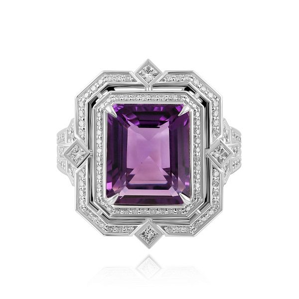 Кольцо из белого золота с бриллиантами и аметистом 5.2 ct