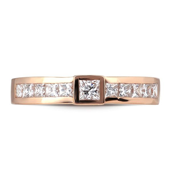 Кольцо из красного золота с бриллиантами