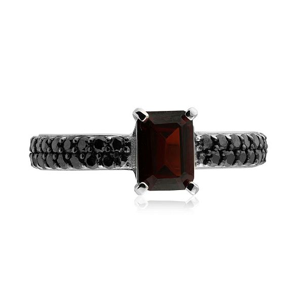 Кольцо из белого золота с гранатом и бриллиантами