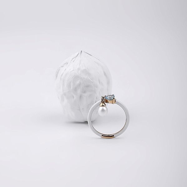 Кольцо из жёлтого золота с топазом и жемчугом