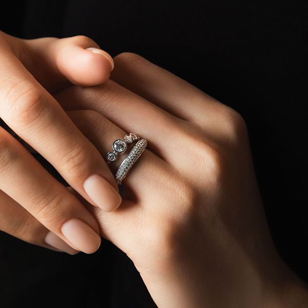 Кольцо из белого золота с бриллиантами