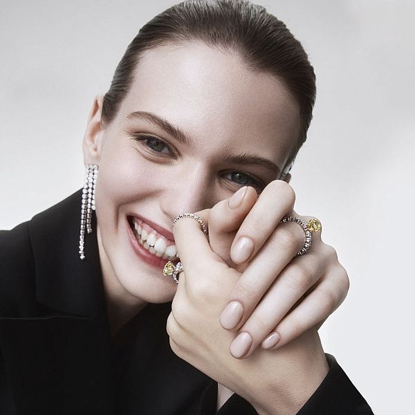 Кольцо из белого золота с желтым бриллиантом 2.11 ct