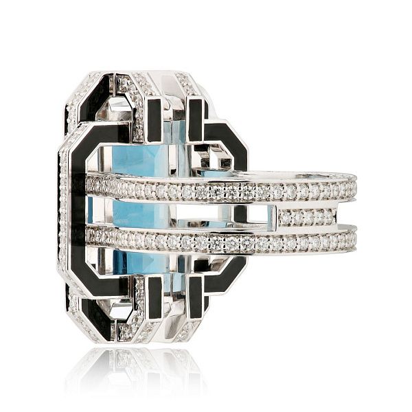 Кольцо из белого золота с топазом 15.7 ct и бриллиантами