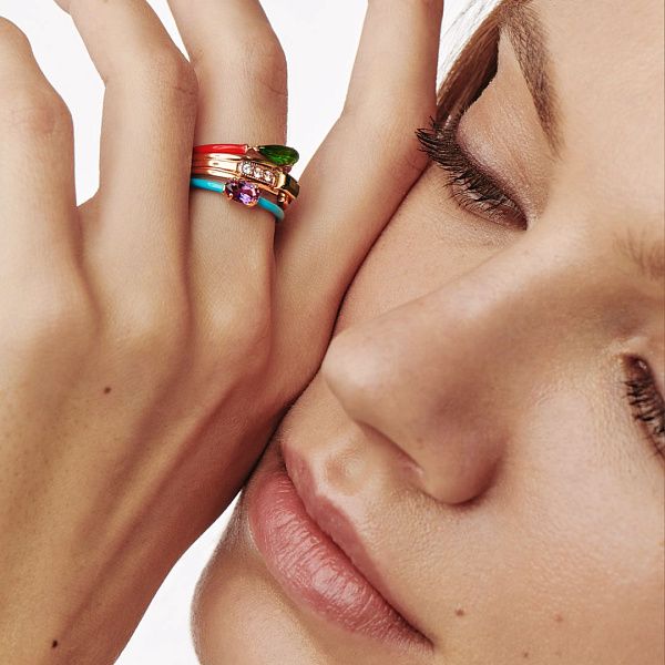 Кольцо из желтого золота с нанокристаллом