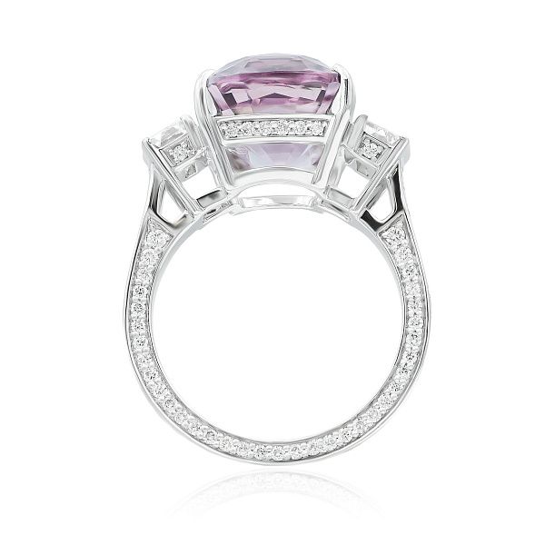 Кольцо из белого золота со шпинелью 9.61 ct и бриллиантами