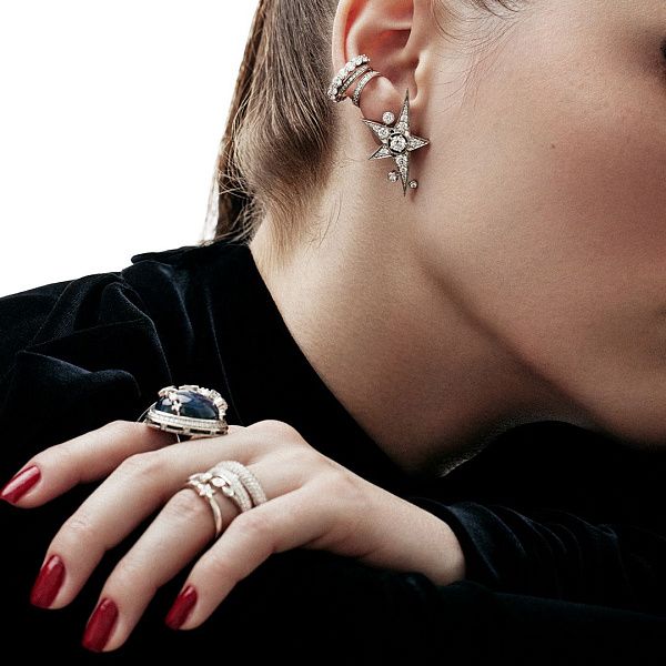 Кольцо из белого золота с сапфиром 35.41 ct и бриллиантами