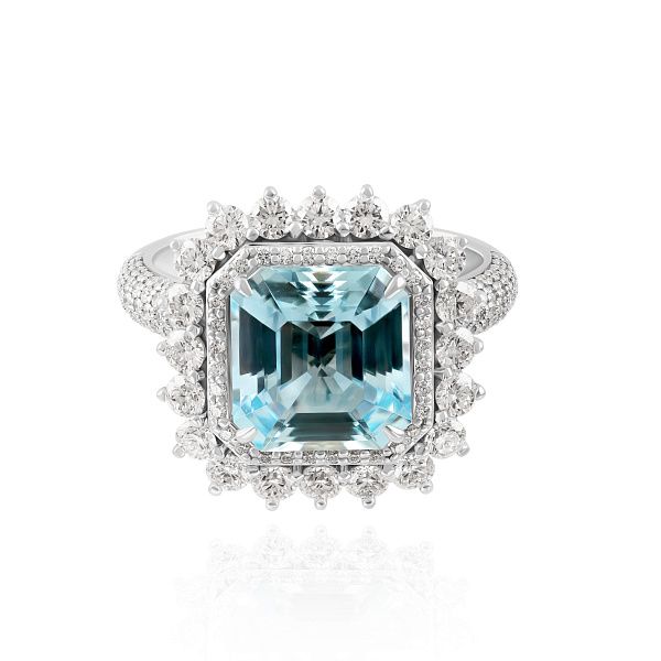 Кольцо из белого золота с бриллиантами и аквамарином 4.29 ct