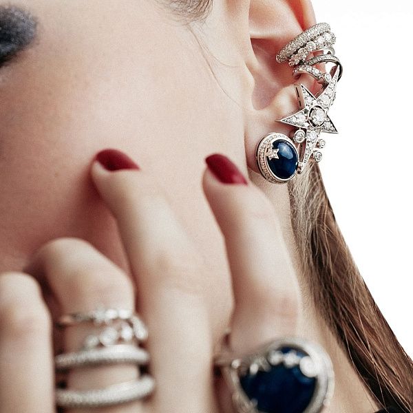 Серьга кафф из белого золота с бриллиантами