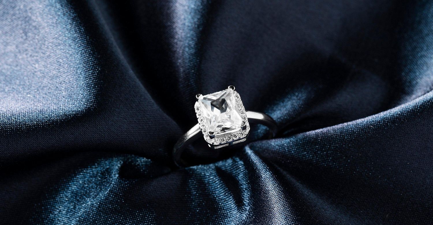 Как чистить ювелирные украшения из золота и серебра