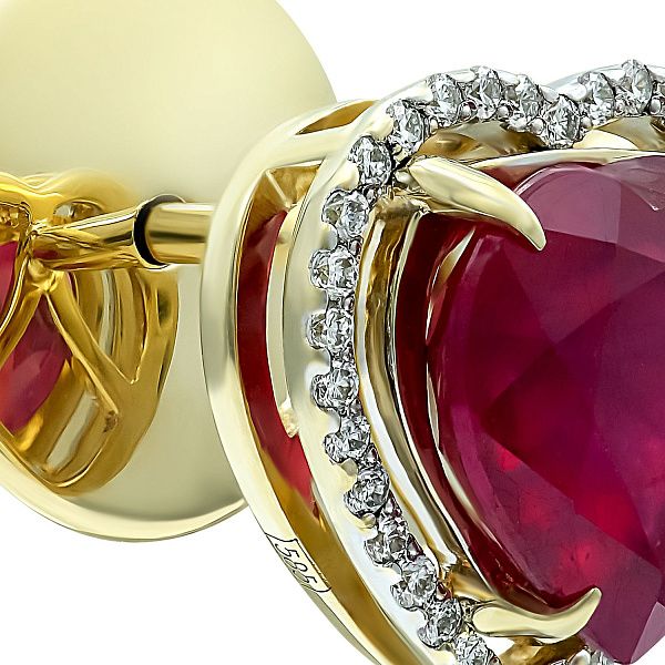 Пусеты из желтого золота с рубинами и бриллиантами