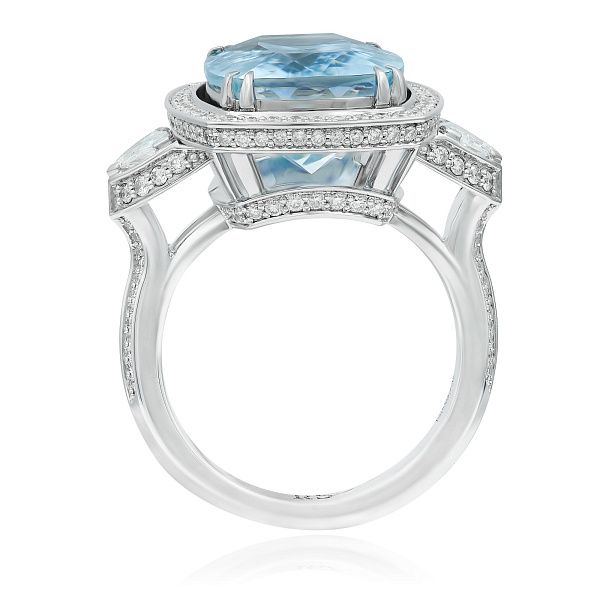 Кольцо из белого золота с бриллиантами и аквамарином 9.55 ct