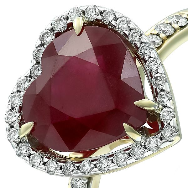 Кольцо из желтого золота с рубинами и бриллиантами