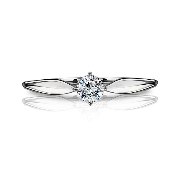 Кольцо из белого золота с бриллиантом