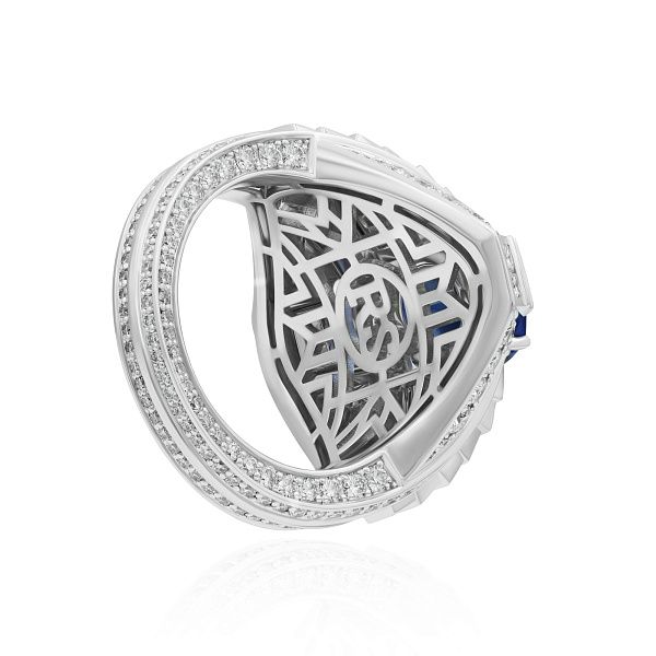 Кольцо из белого золота с сапфиром 4.75 ct и бриллиантами