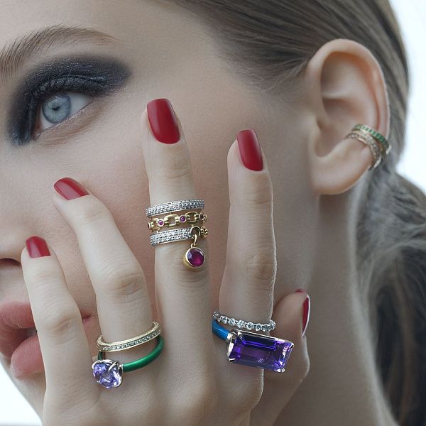 Кольцо из желтого золота с рубином 1.07 ct и бриллиантами