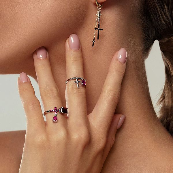 Серьги из желтого золота с бриллиантами