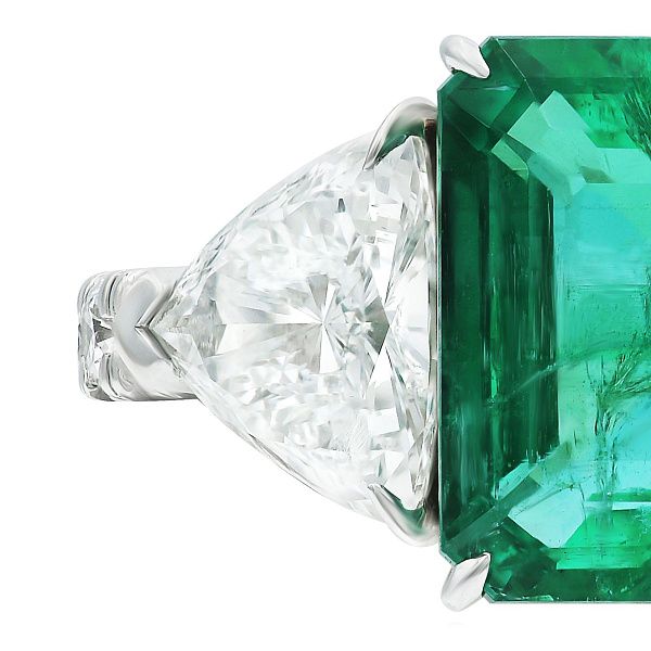 Кольцо из белого золота с изумрудом 3.42 ct и бриллиантами
