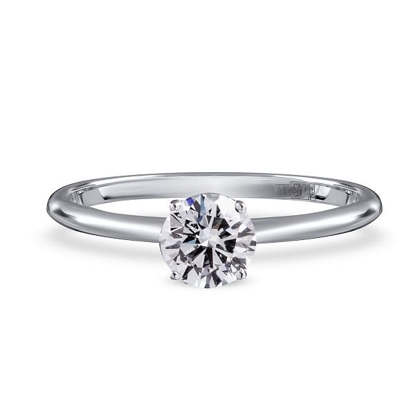 Кольцо из белого золота с бриллиантом