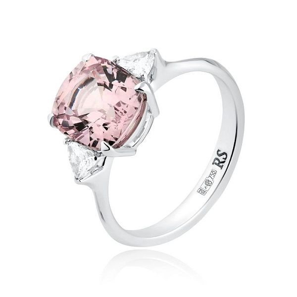 Кольцо из белого золота с бриллиантами и шпинелью 4.75 ct