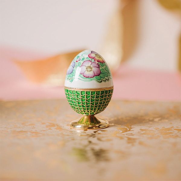 Яйцо-шкатулка «Виола» из серебра