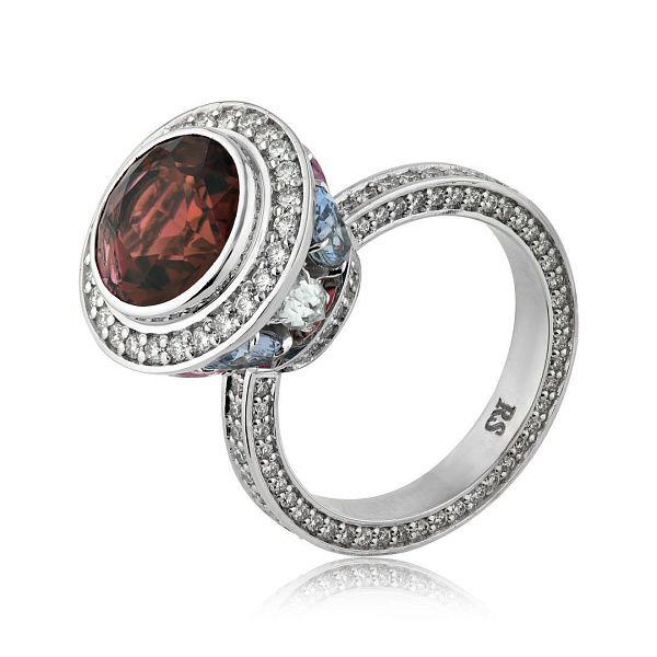 Кольцо из белого золота с турмалином 3.875 ct, сапфирами и бриллиантами
