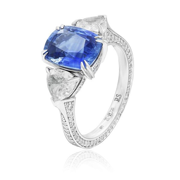 Кольцо из белого золота с бриллиантами и сапфиром 4.47 ct