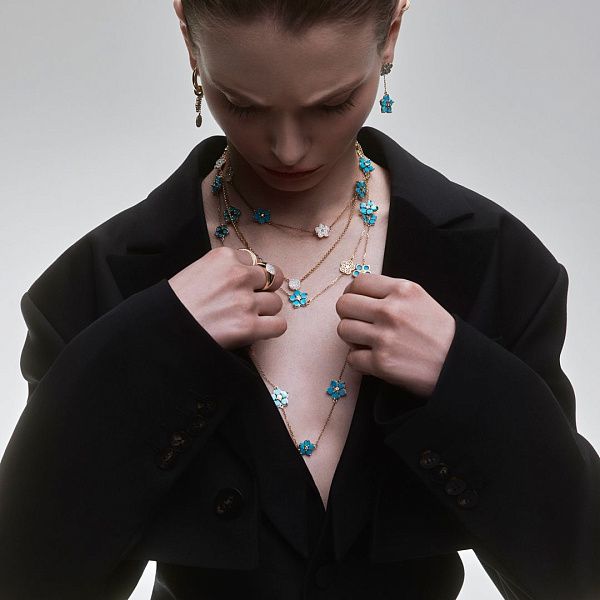 Пусеты из желтого золота с бирюзой и бриллиантами