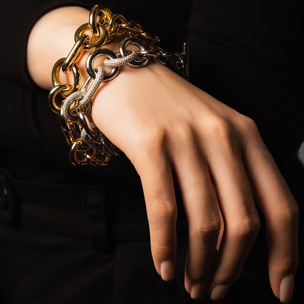 Браслет из белого золота с бриллиантами